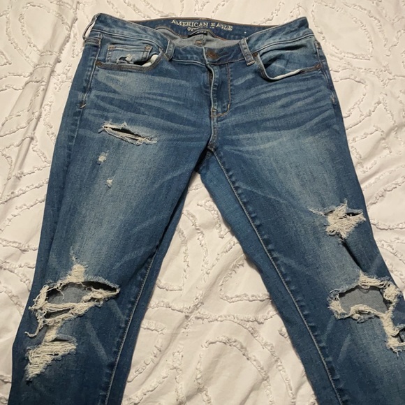 Women’s American Eagle Jeans - Picture 2 of 3